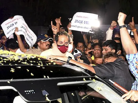 Maharashtra Political Crisis : Maharashtra CM Uddhav Thackeray Leaves From Versha Bungalow In Mumbai