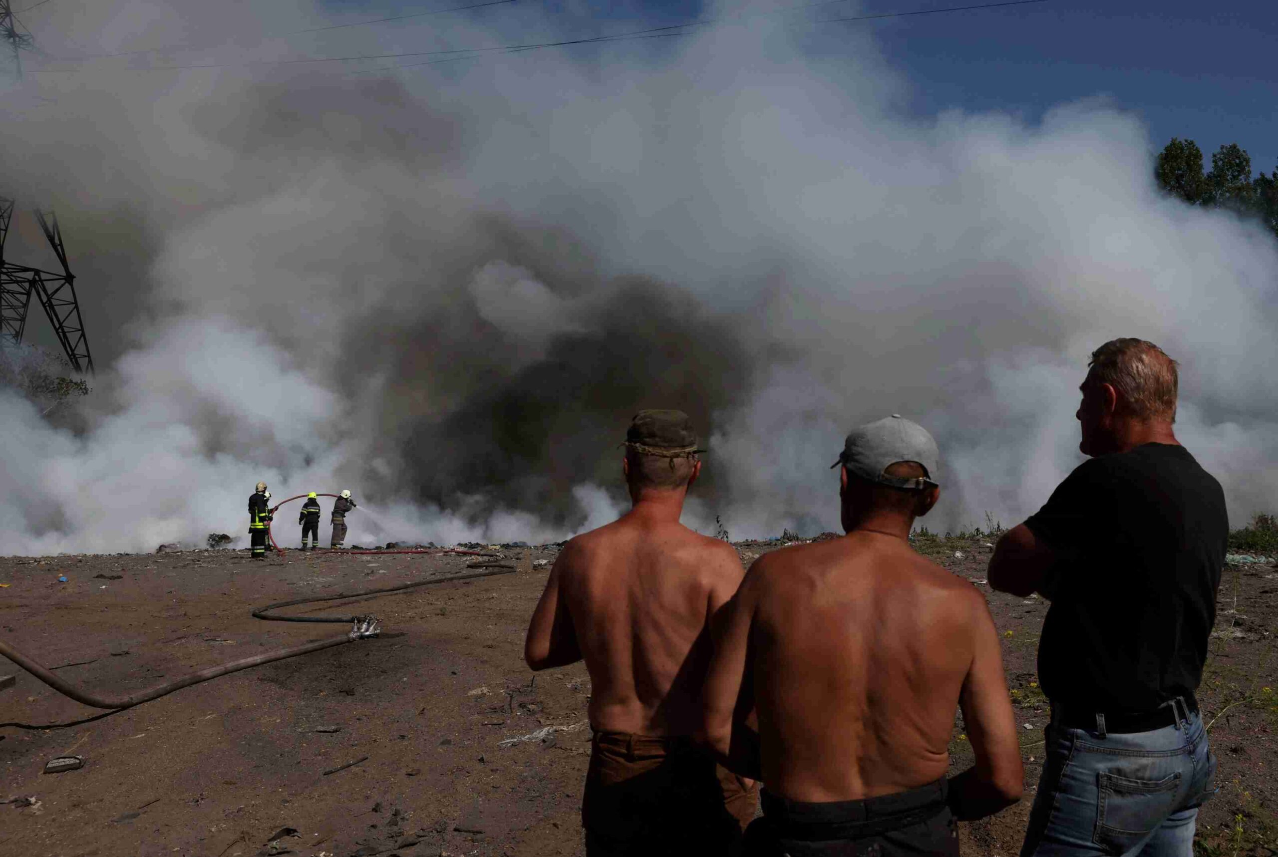 ‘Everything is on fire’: Ukraine region weathers bombardment