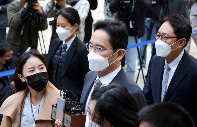 South Korea's President pardons Samsung boss, convicted in bribery case, as 'his help needed to overcome country’s economic crisis’