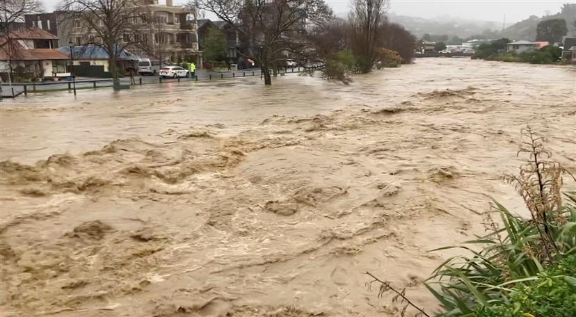 Torrential rain lashes New Zealand for 3rd day; hundreds evacuate homes
