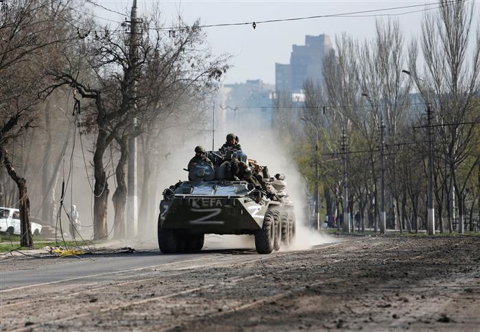 Russia shells civilian evacuation convoy, kills 20: Ukraine official