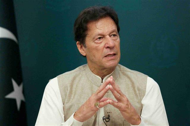 Discuss poll dates or else will dissolve assemblies: Imran Khan to federal government