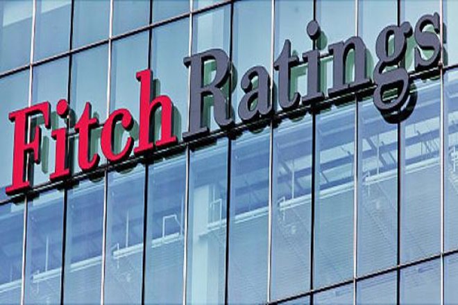 Fitch downgrades Pakistan’s rating; warns default a ‘real possibility’