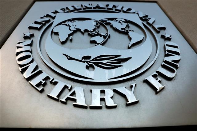 Pakistan set for tax hikes in return for massive IMF bailout