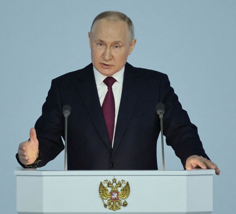 Putin ups ante over Ukraine, suspends nuke pact with US